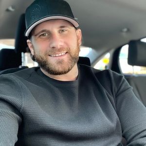 Meet your Posher, Travis